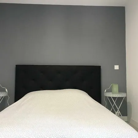 Lovely With Air Condition Apartment *